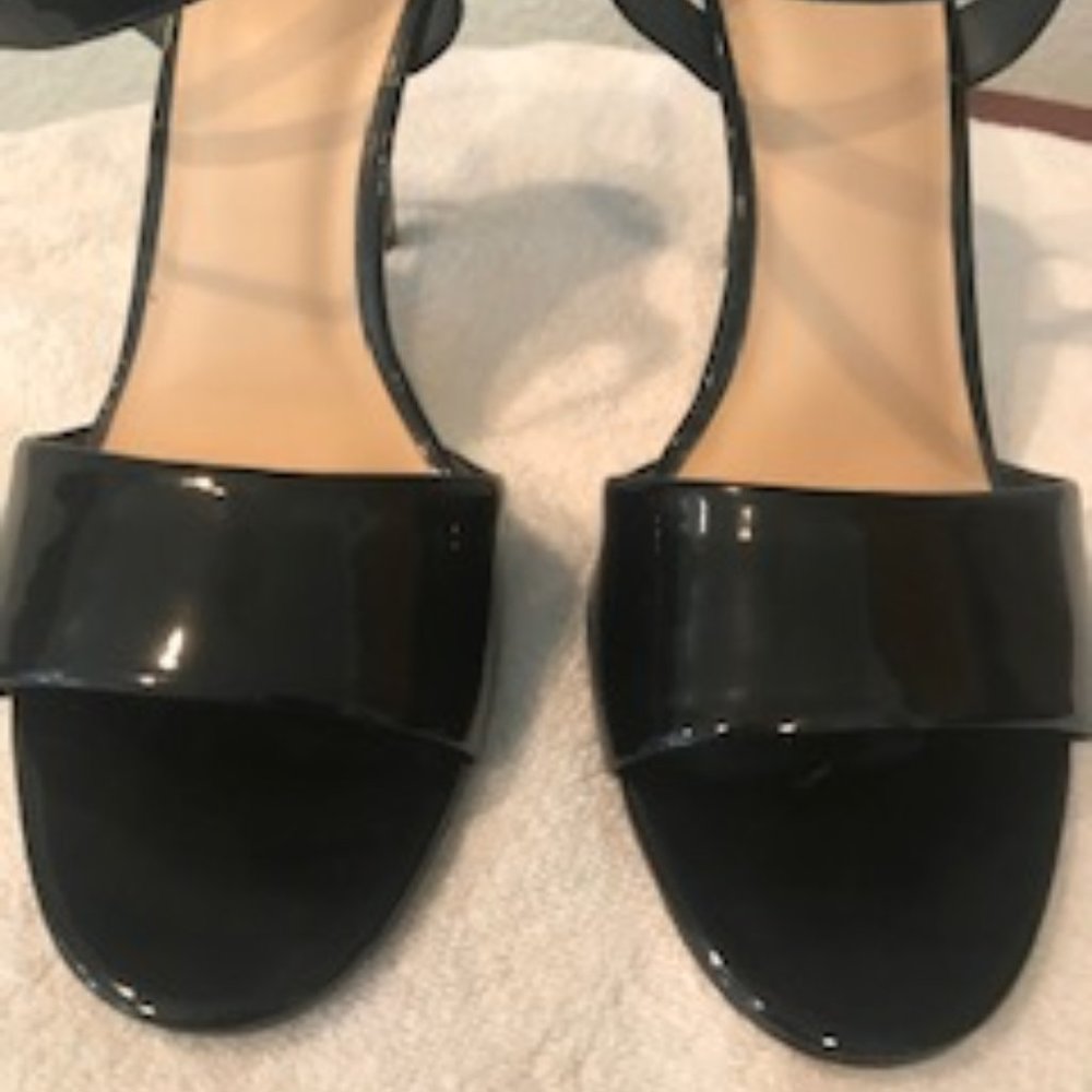 shoes - Picture 3 of 6